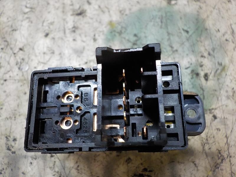 Recambio de mando elevalunas delantero derecho para kia carens ( ) 1.7 crdi cat referencia OEM IAM 93575A4030CA  