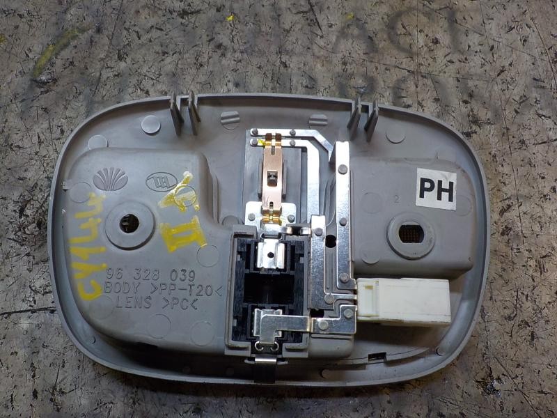 Recambio de piloto interior para chevrolet epica 2.0 diesel cat referencia OEM IAM 96994119  