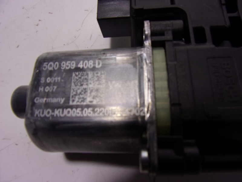 Recambio de motor elevalunas trasero derecho para volkswagen taigo 1.0 tsi referencia OEM IAM 5Q0959408D 5Q0959408D 