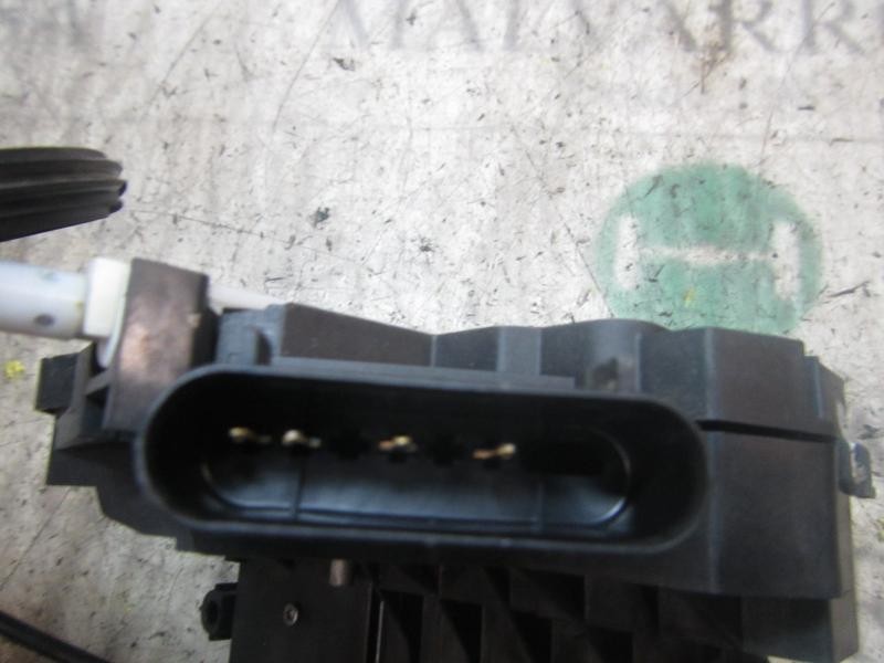 Recambio de cerradura puerta delantera derecha para ford fiesta (cb1) ambiente referencia OEM IAM 2048282  