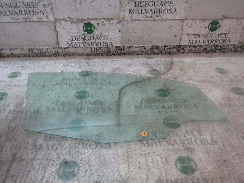 Recambio de cristal puerta delantero derecho para ford fiesta (cb1) ambiente referencia OEM IAM 1680515  