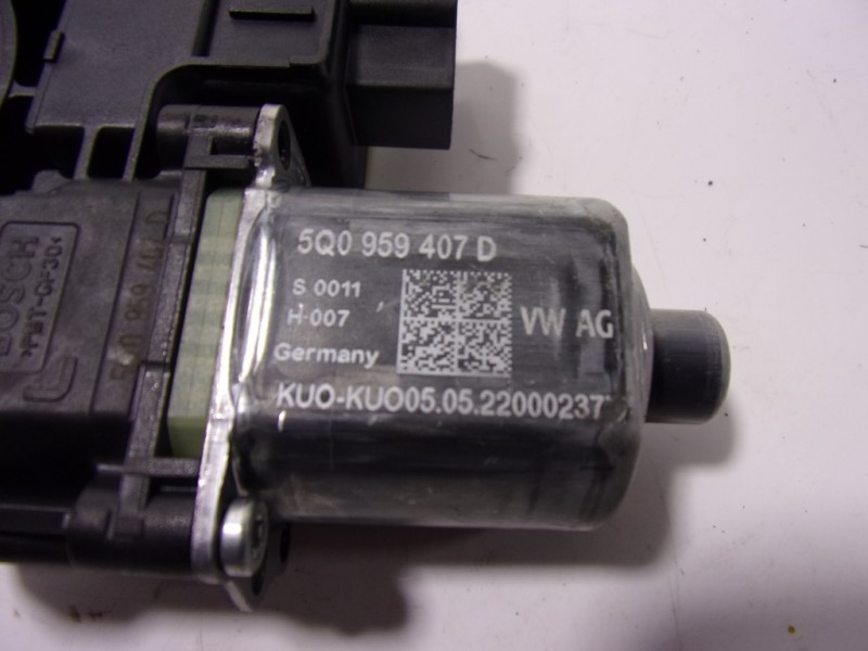 Recambio de motor elevalunas trasero izquierdo para volkswagen taigo 1.0 tsi referencia OEM IAM 5Q0959407D 5Q0959407D 
