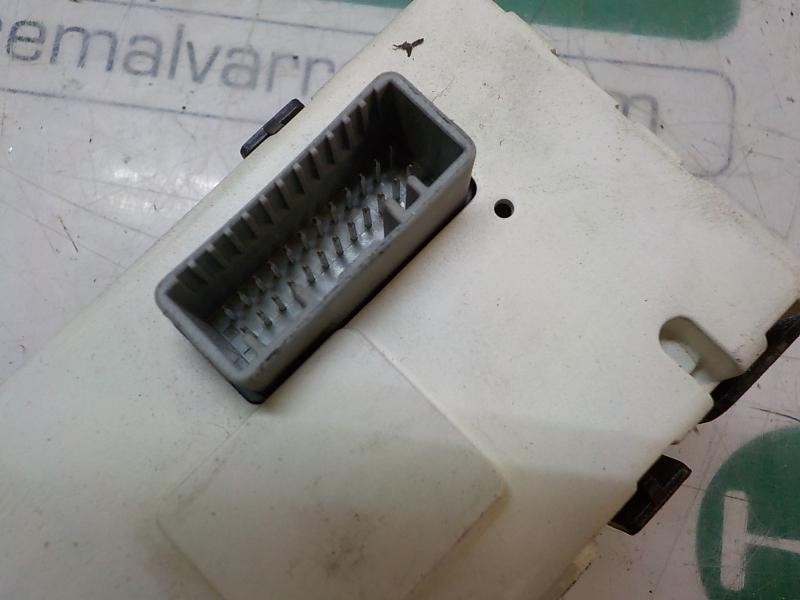 Recambio de pantalla multifuncion para renault kangoo 1.5 dci diesel referencia OEM IAM   