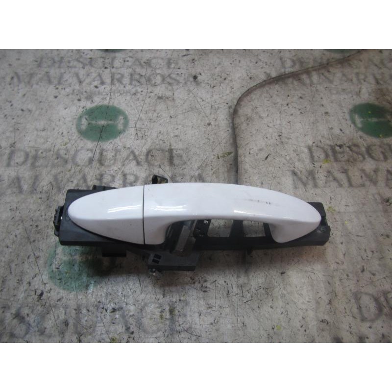 Recambio de maneta exterior delantera derecha para ford fiesta (cb1) ambiente referencia OEM IAM 1767138  