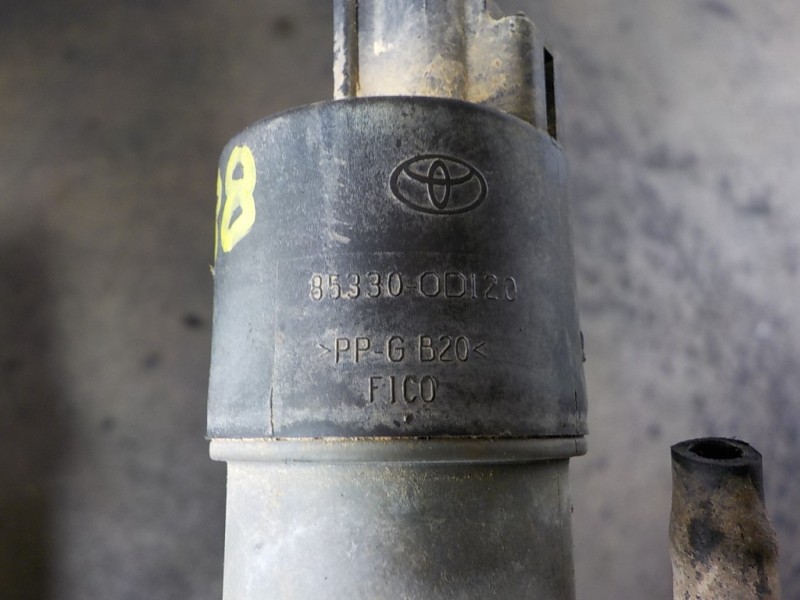 Recambio de bomba limpia para toyota yaris 1.0 cat referencia OEM IAM 853300D120 853300D120 