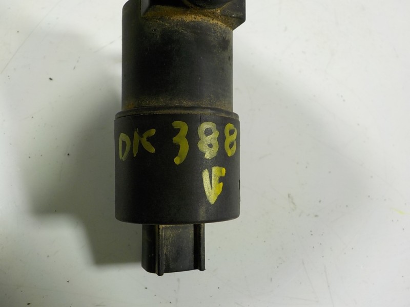 Recambio de bomba limpia para toyota yaris 1.0 cat referencia OEM IAM 853300F020 853300F020 