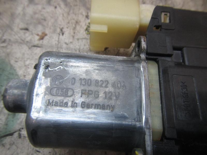 Recambio de motor elevalunas delantero izquierdo para ford fiesta (cb1) ambiente referencia OEM IAM 1852321 8A6114A389B 01308224