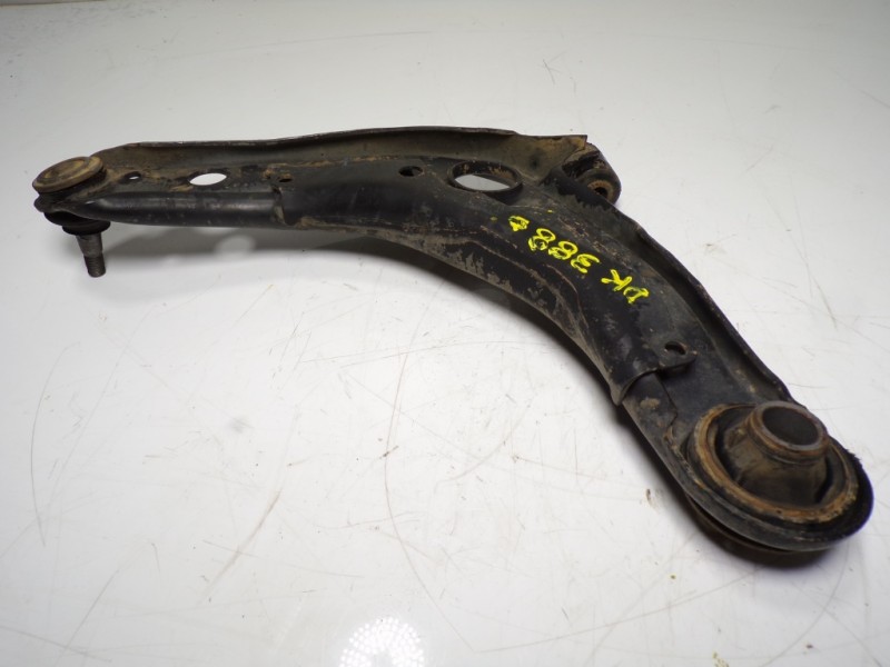 Recambio de brazo suspension inferior delantero derecho para toyota yaris 1.0 cat referencia OEM IAM 4806809150  