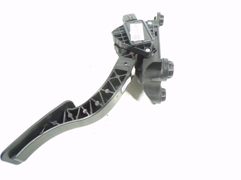 Recambio de potenciometro pedal para kia xceed 1.4 tgdi cat referencia OEM IAM 32700G4200 32700G4200 