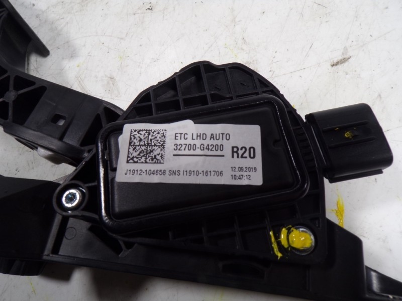 Recambio de potenciometro pedal para kia xceed 1.4 tgdi cat referencia OEM IAM 32700G4200 32700G4200 