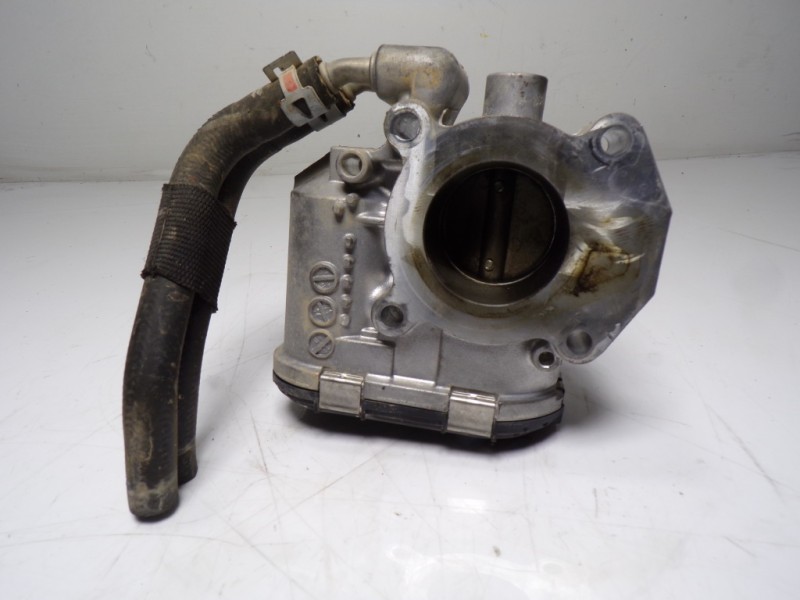 Recambio de caja mariposa para toyota yaris 1.0 cat referencia OEM IAM 220300Q020 220300Q020 