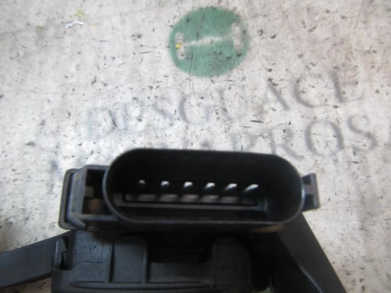 Recambio de potenciometro pedal para ford fiesta (cb1) ambiente referencia OEM IAM 2120072 8V219F836AB 