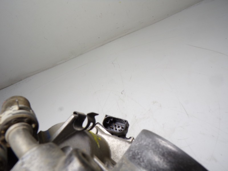 Recambio de caja mariposa para toyota yaris 1.0 cat referencia OEM IAM 220300Q020 220300Q020 