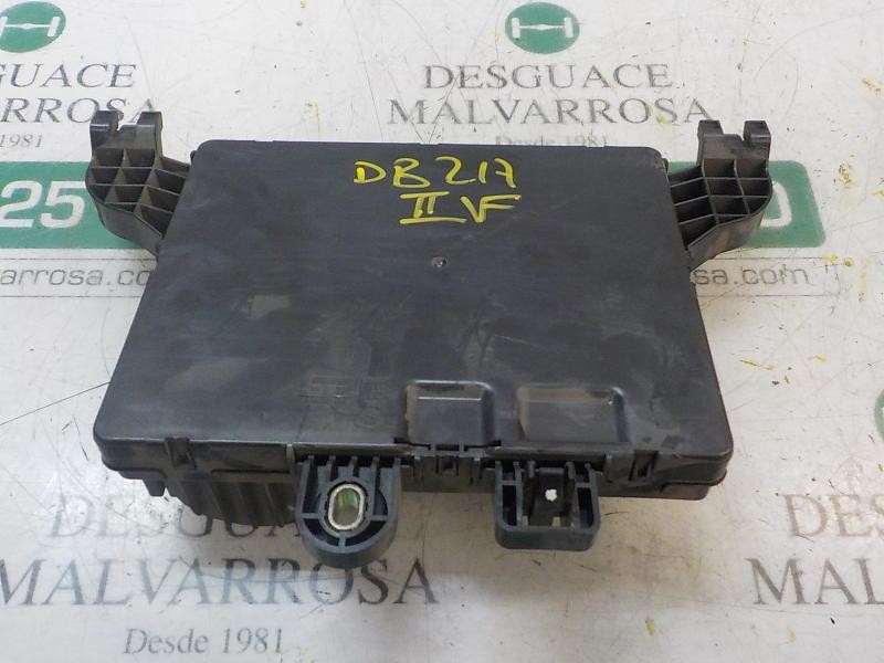 Recambio de caja reles / fusibles para opel insignia berlina sport referencia OEM IAM 13277317 13277317 