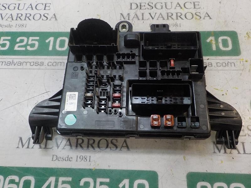 Recambio de caja reles / fusibles para opel insignia berlina sport referencia OEM IAM 13277317 13277317 
