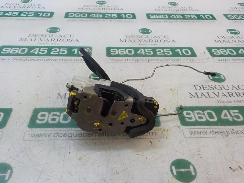 Recambio de cerradura puerta delantera derecha para opel insignia berlina sport referencia OEM IAM 13503150 13503802 
