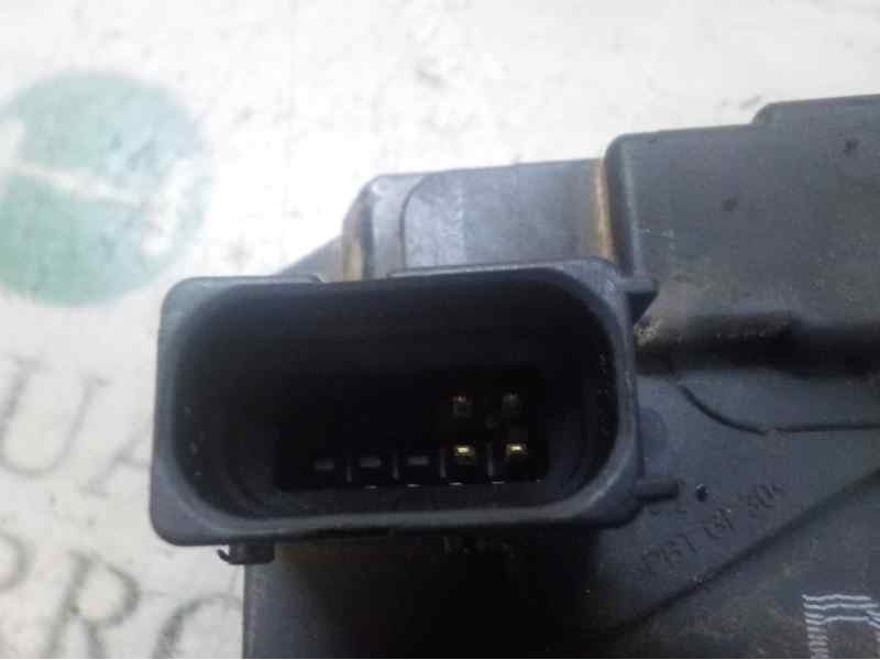 Recambio de cerradura puerta trasera derecha para opel zafira b 1.9 cdti referencia OEM IAM   