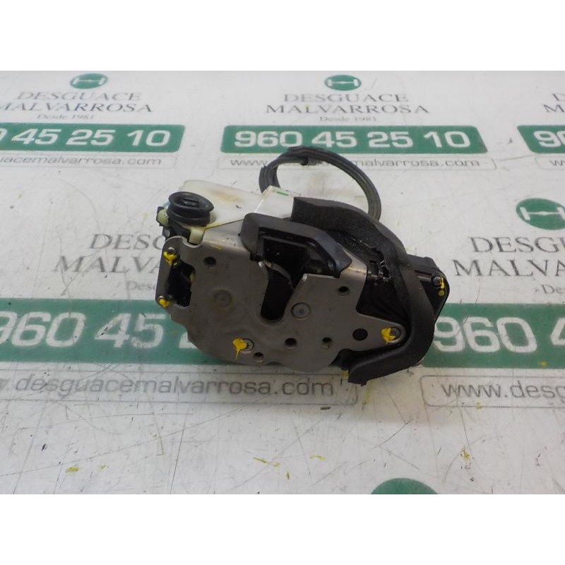 Recambio de cerradura puerta trasera derecha para opel insignia berlina sport referencia OEM IAM 13503808 13503808 