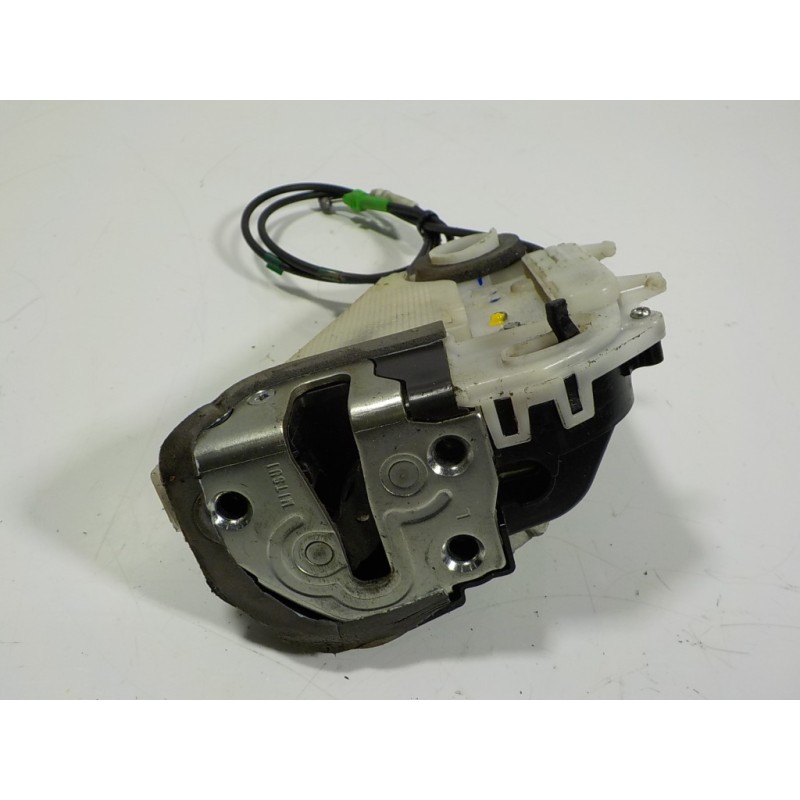 Recambio de cerradura puerta trasera izquierda para toyota yaris 1.0 cat referencia OEM IAM 690600D110  