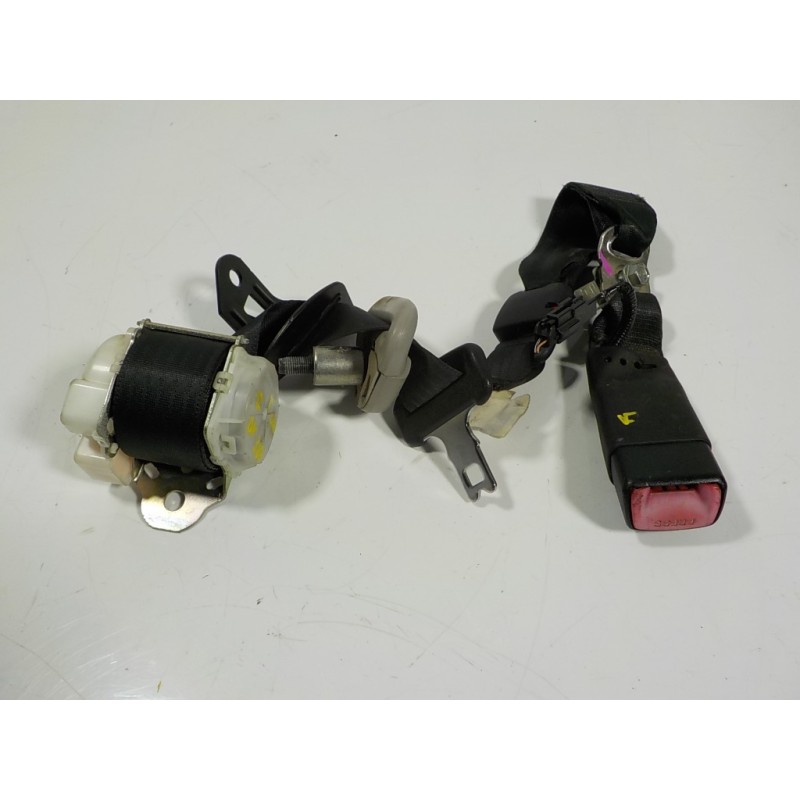 Recambio de cinturon seguridad trasero central para toyota yaris 1.0 cat referencia OEM IAM 733100D030C2 H073811 