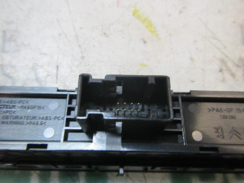 Recambio de warning para peugeot 308 1.6 16v referencia OEM IAM   