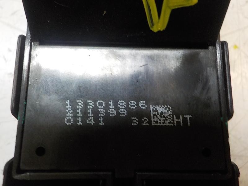 Recambio de mando elevalunas delantero derecho para opel insignia berlina sport referencia OEM IAM 13301886 13301886 