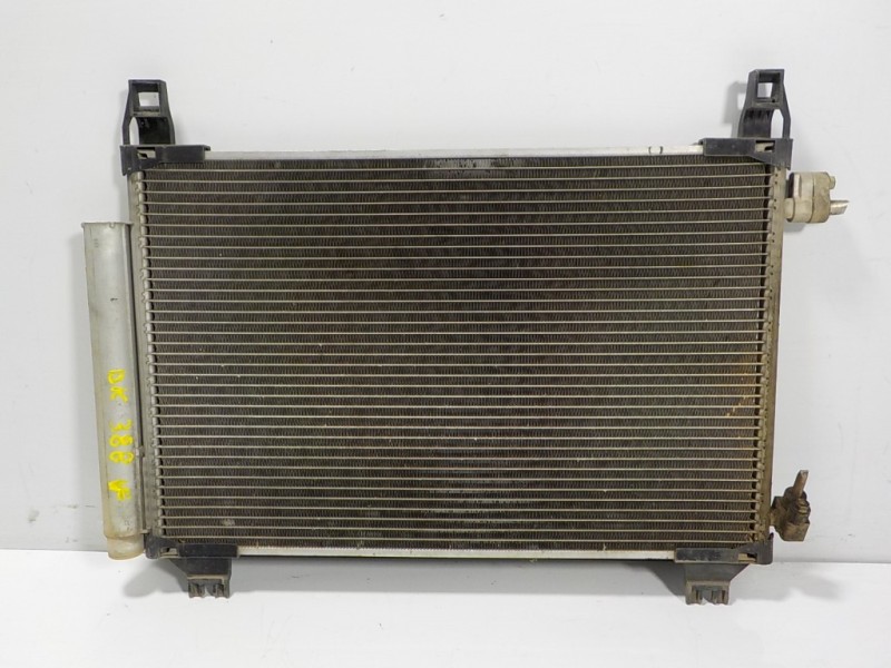 Recambio de condensador aire acondicionado para toyota yaris 1.0 cat referencia OEM IAM 884600D200 4477507373 