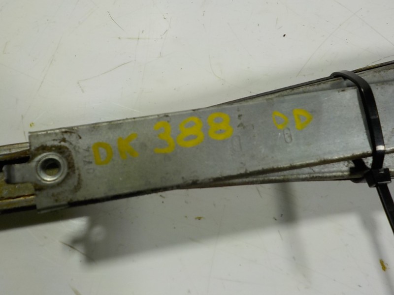 Recambio de elevalunas delantero derecho para toyota yaris 1.0 cat referencia OEM IAM 698100D300 857100D100 