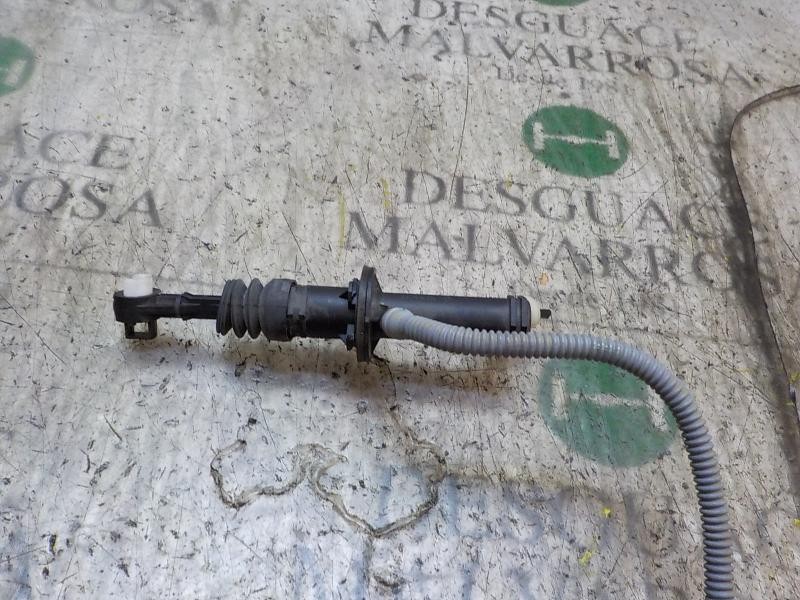 Recambio de bomba embrague para renault clio iv 1.5 dci diesel fap energy referencia OEM IAM 306105773R  