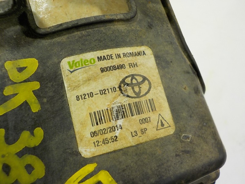Recambio de faro antiniebla derecho para toyota yaris 1.0 cat referencia OEM IAM 8121002110 8121002110 
