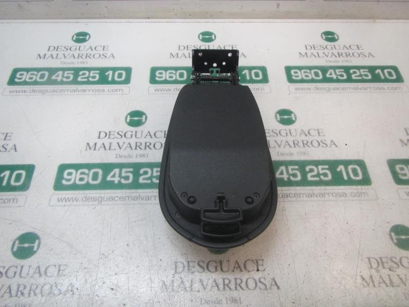 Recambio de apoyabrazos central para hyundai veloster sport s referencia OEM IAM 846602V000RY  