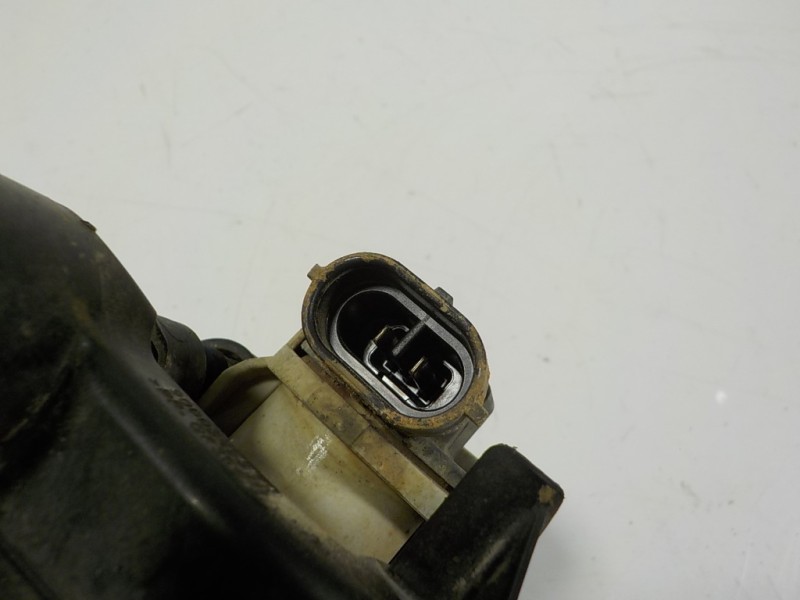 Recambio de faro antiniebla derecho para toyota yaris 1.0 cat referencia OEM IAM 8121002110 8121002110 