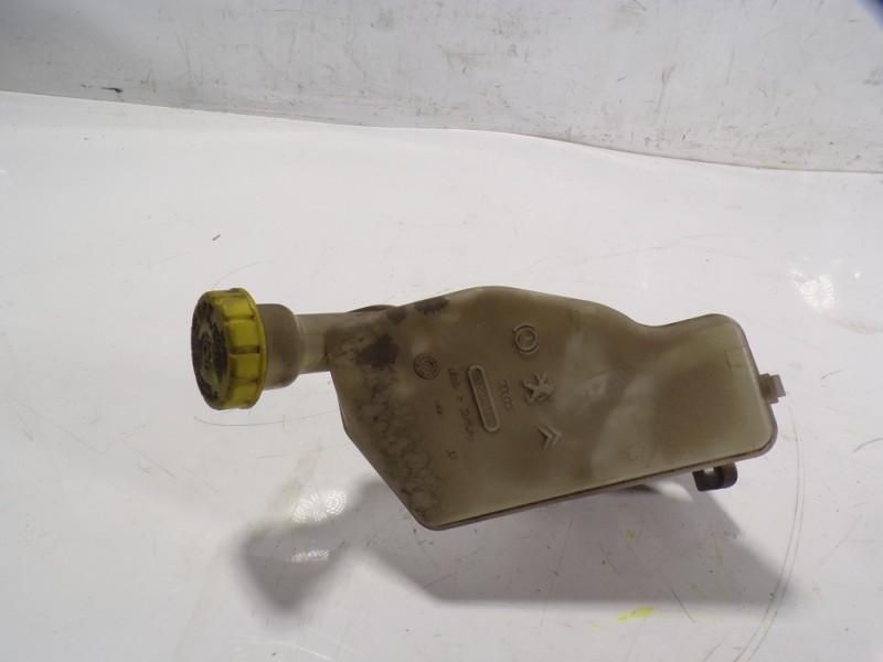 Recambio de bomba freno para peugeot 208 1.4 hdi fap referencia OEM IAM 4601R7  