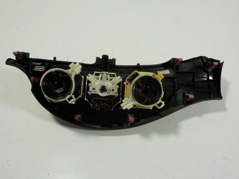 Recambio de mando calefaccion / aire acondicionado para toyota yaris 1.0 cat referencia OEM IAM 559020D090 554060D490 559030D270