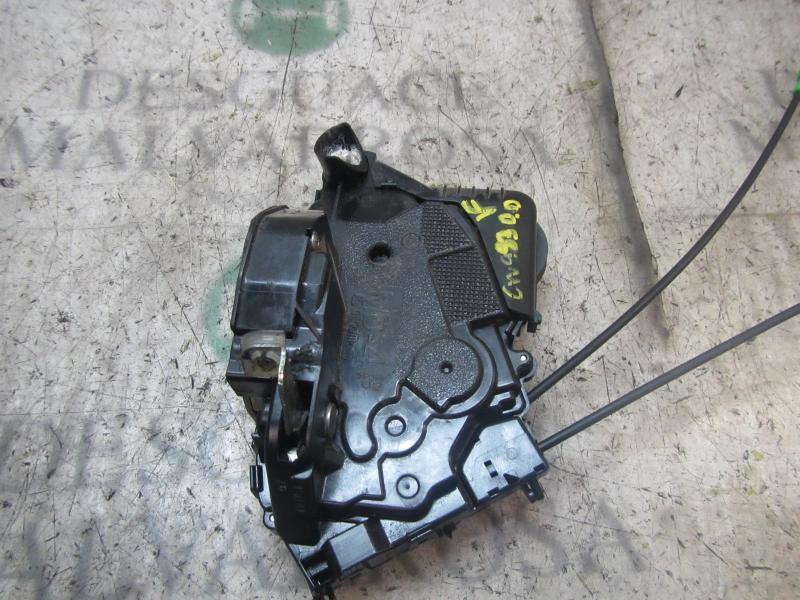 Recambio de cerradura puerta delantera derecha para toyota yaris 1.3 16v cat referencia OEM IAM 690300D140  