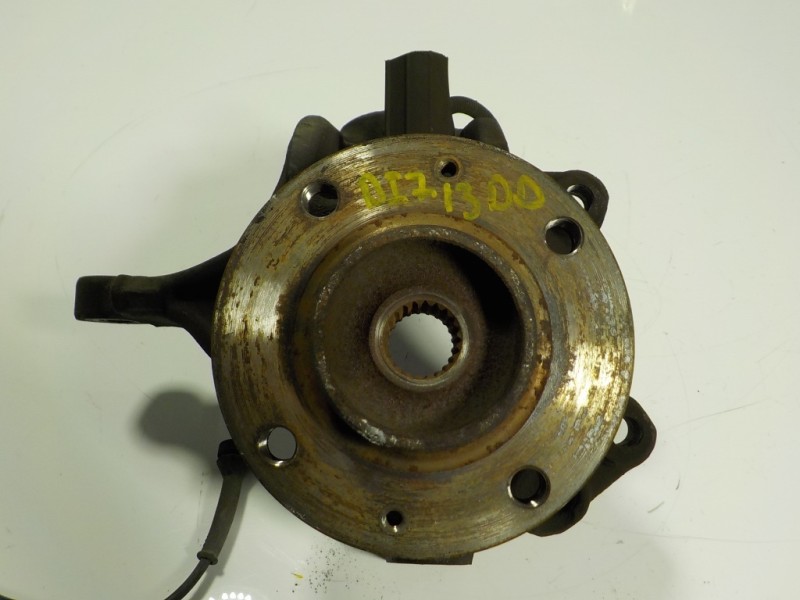 Recambio de mangueta delantera derecha para peugeot 208 1.4 hdi fap referencia OEM IAM 1607557580  