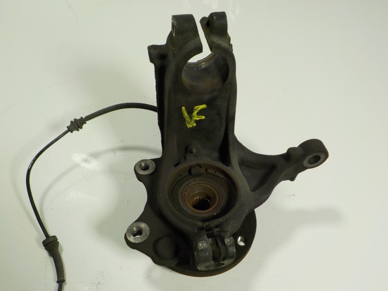 Recambio de mangueta delantera derecha para peugeot 208 1.4 hdi fap referencia OEM IAM 1607557580  
