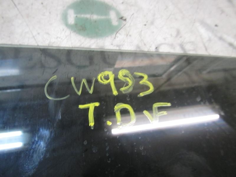 Recambio de cristal puerta trasero derecho para toyota yaris 1.3 16v cat referencia OEM IAM 681300D071  