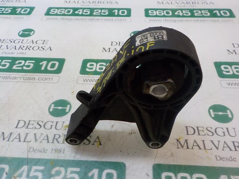 Recambio de soporte motor delantero para opel insignia berlina sport referencia OEM IAM 13227767  