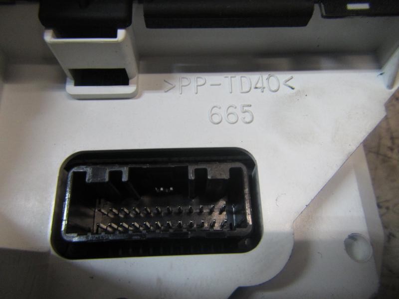 Recambio de cuadro instrumentos para toyota yaris 1.3 16v cat referencia OEM IAM 838000DJ60 838000DJ60 MB4573003672