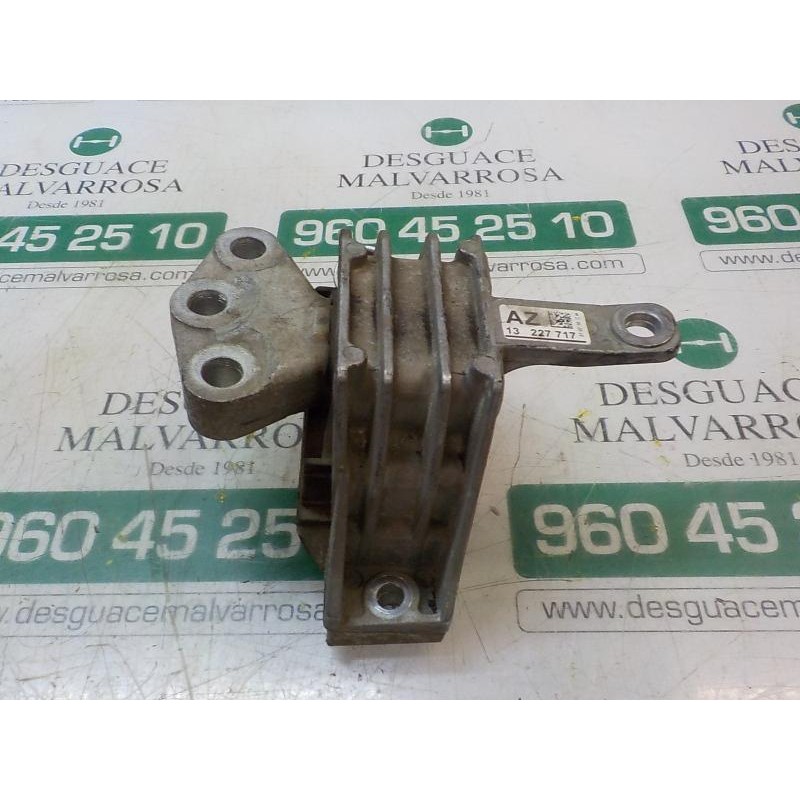 Recambio de soporte motor derecho para opel insignia berlina sport referencia OEM IAM 13227717  