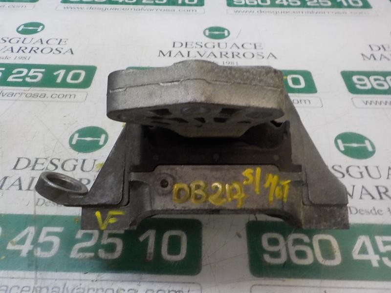 Recambio de soporte motor derecho para opel insignia berlina sport referencia OEM IAM 13227717  