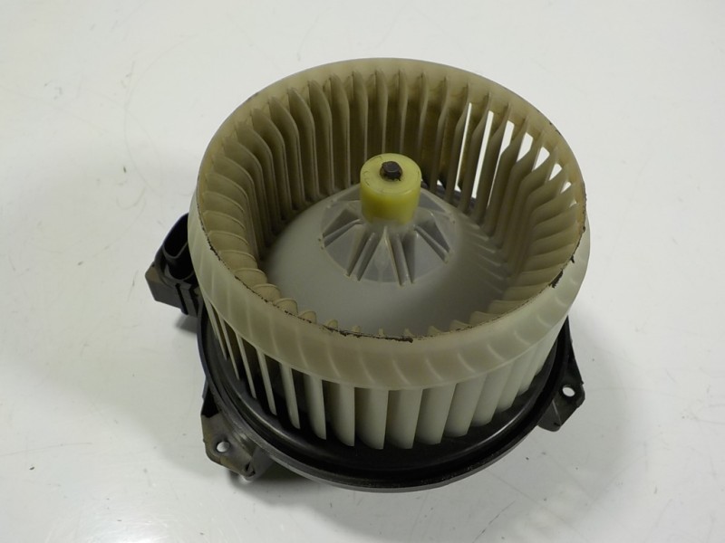 Recambio de motor calefaccion para toyota yaris 1.0 cat referencia OEM IAM 871030D101 AV1370 