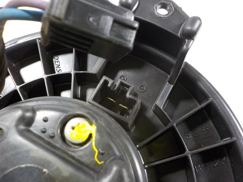 Recambio de motor calefaccion para toyota yaris 1.0 cat referencia OEM IAM 871030D101 AV1370 