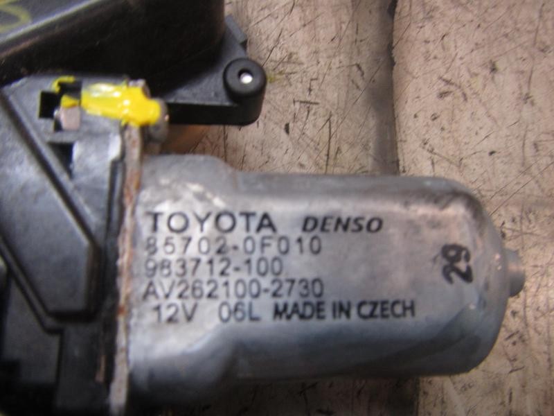 Recambio de elevalunas delantero izquierdo para toyota yaris 1.3 16v cat referencia OEM IAM 698200D041 857020F010 983712100