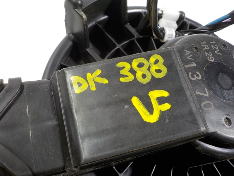 Recambio de motor calefaccion para toyota yaris 1.0 cat referencia OEM IAM 871030D101 AV1370 