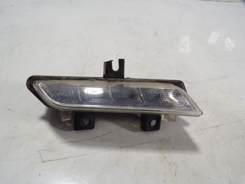 Recambio de piloto delantero derecho para renault clio iv 1.2 16v referencia OEM IAM 266000411R  