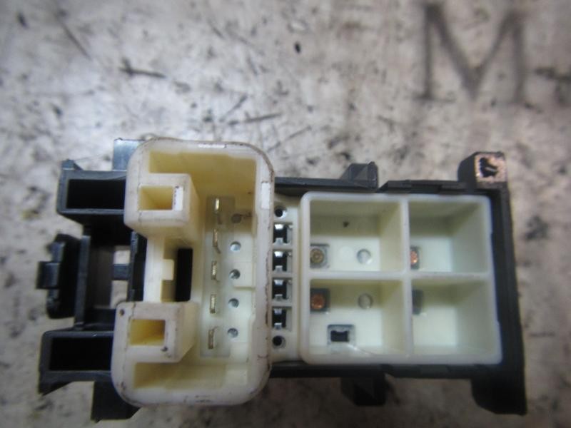 Recambio de mando elevalunas delantero derecho para toyota yaris 1.3 16v cat referencia OEM IAM   