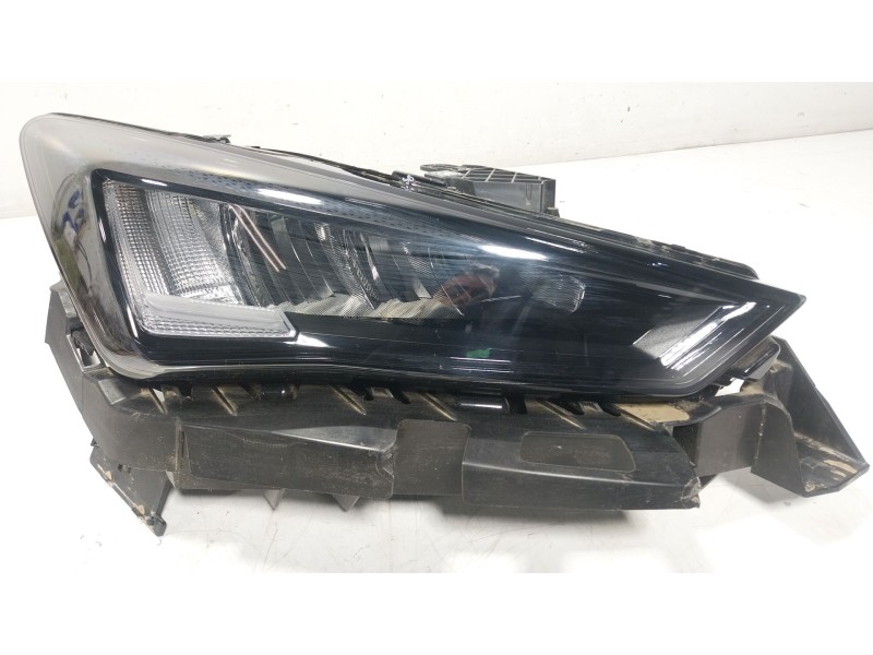 Recambio de faro derecho para seat leon sportstourer (kl8) xcellence referencia OEM IAM 5FB941774A 5FB941006D 