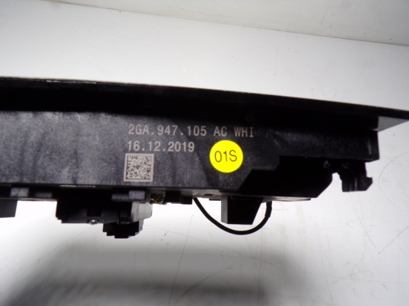 Recambio de piloto interior para seat ibiza (kj1) fr referencia OEM IAM 2GA947105ACWHI 2GA947105AC 